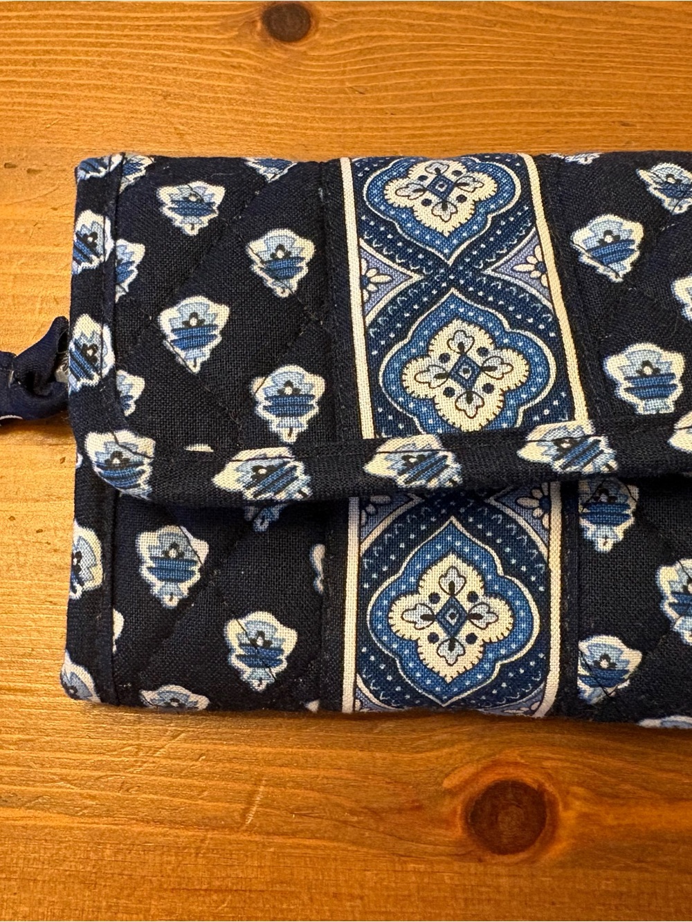retired Vera Bradley trifold wallet Nantucket Navy pattern quilted cotton